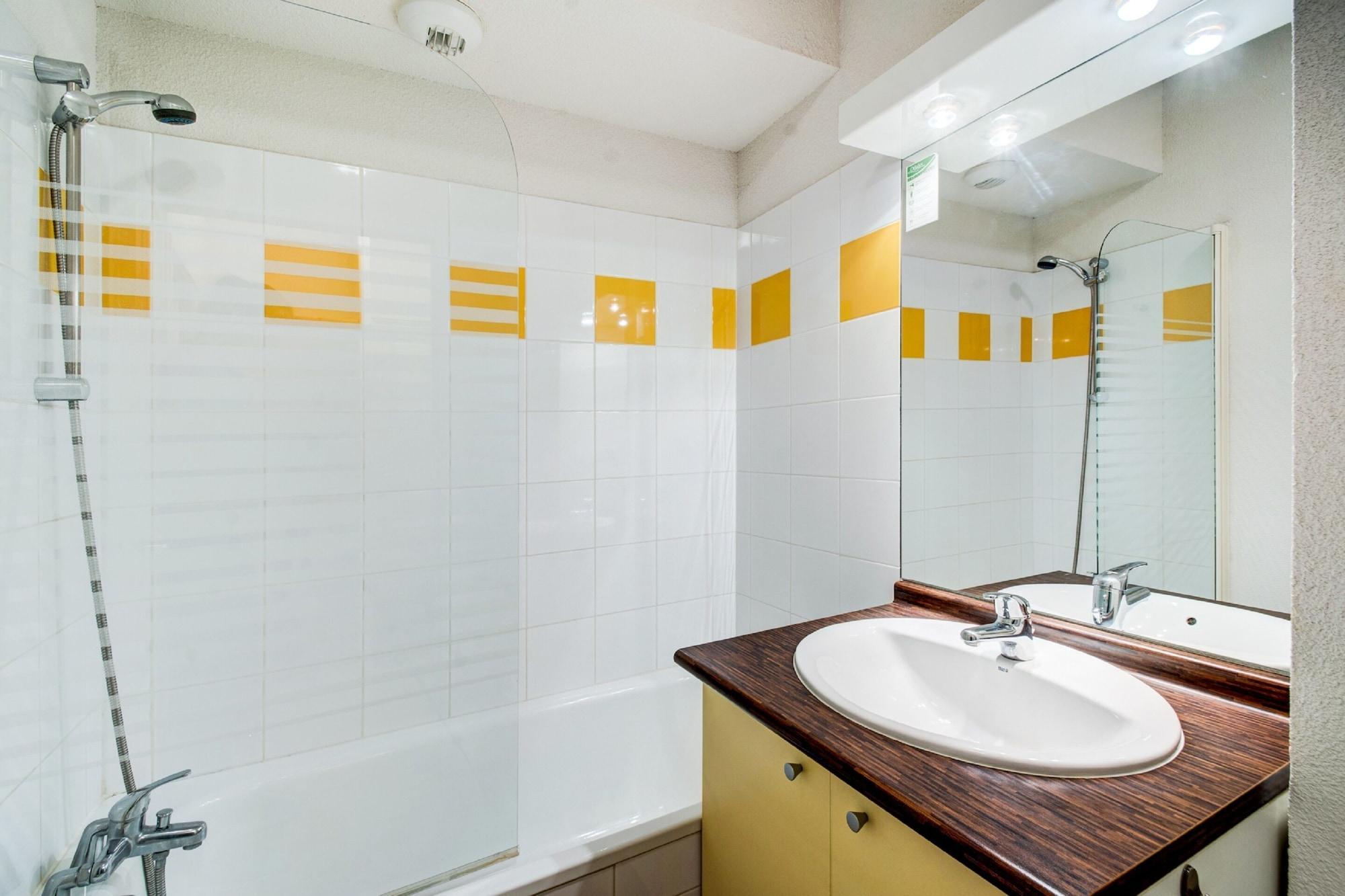 Vacanceole - Residence Illixon Bagnères-de-Luchon Екстериор снимка